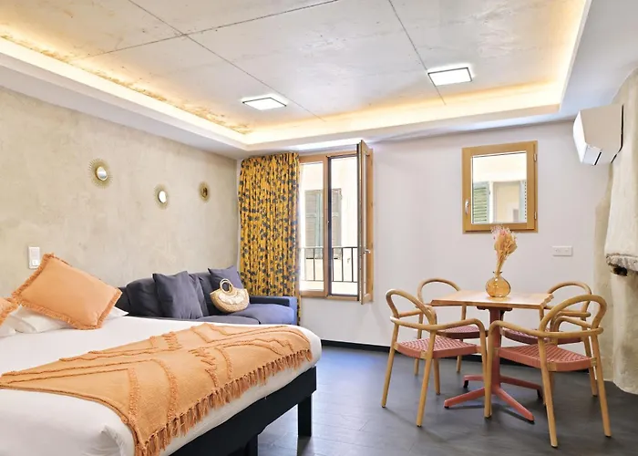 Mademoiselle Josephine Hotel apartamentowy 3*