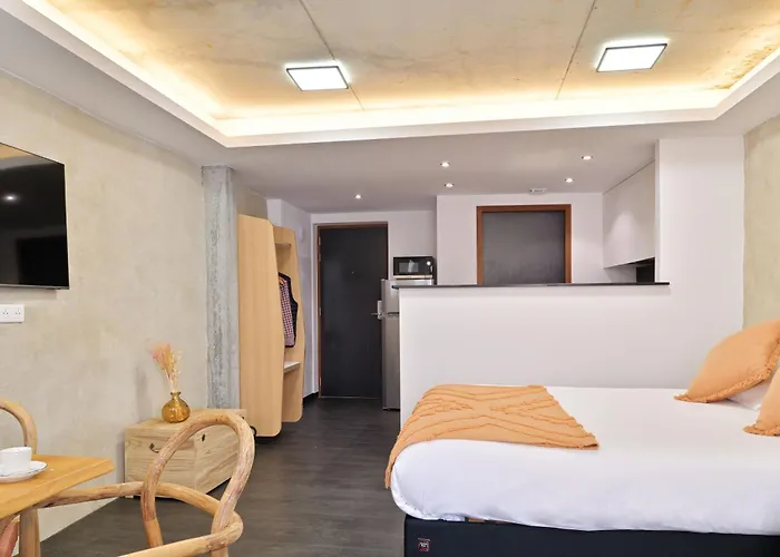 Hotel apartamentowy Mademoiselle Josephine 3*