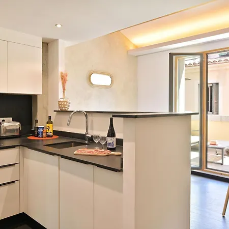 Hotel apartamentowy Mademoiselle Josephine