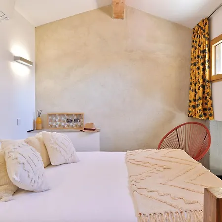 Mademoiselle Josephine 3*